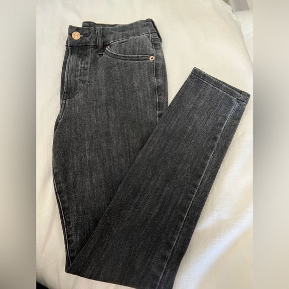 ❌SOLD Express Mid Rise Skinny Ultra Hyper Stretch FlexX Black Jeans - Picture 5 of 7